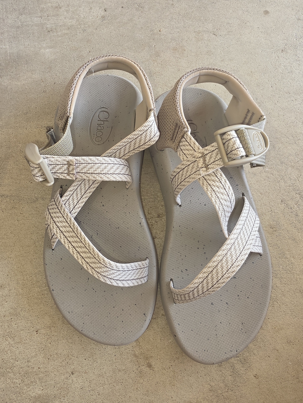 Chaco Women’s Sandals Size 8 Beige Taupe Strappy Outdoor Shoes NWOT